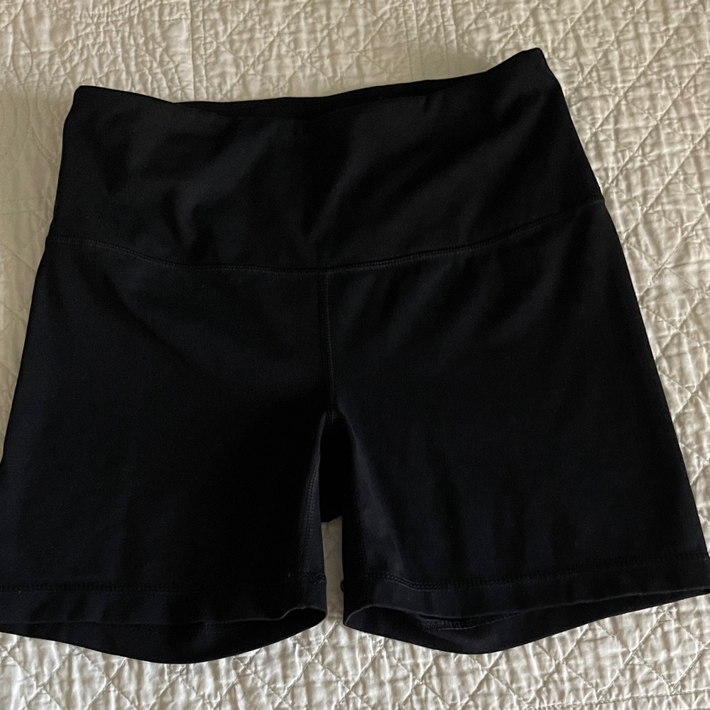 Yogalicious Black High-Rise Bike Shorts